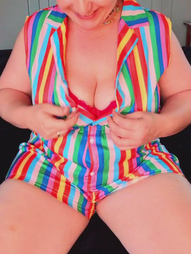 MILF porn video with onlyfans model Real_8_of_my_dollars <strong>@real_8_of_my_dollars</strong>