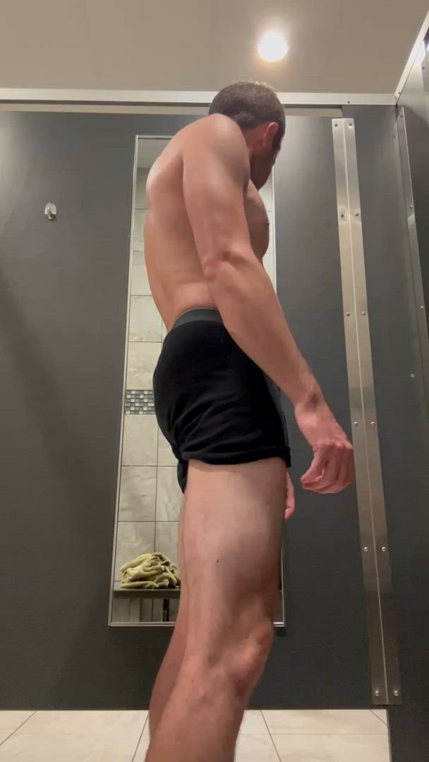 Tease porn video with onlyfans model roolawnmaster <strong>@andrewsadvntur</strong>