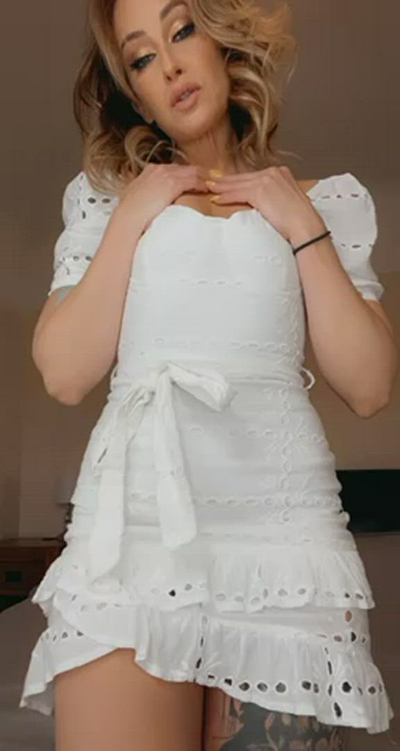 MILF porn video with onlyfans model SashaBull <strong>@sashabull78</strong>