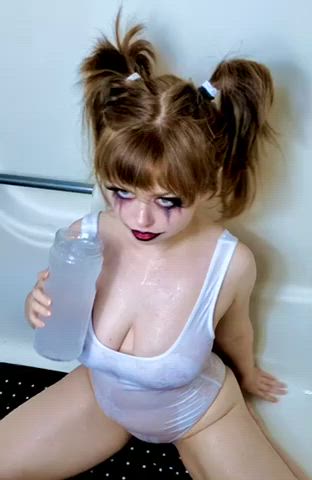 Bathroom porn video with onlyfans model Scarlett <strong>@scarlettclown</strong>