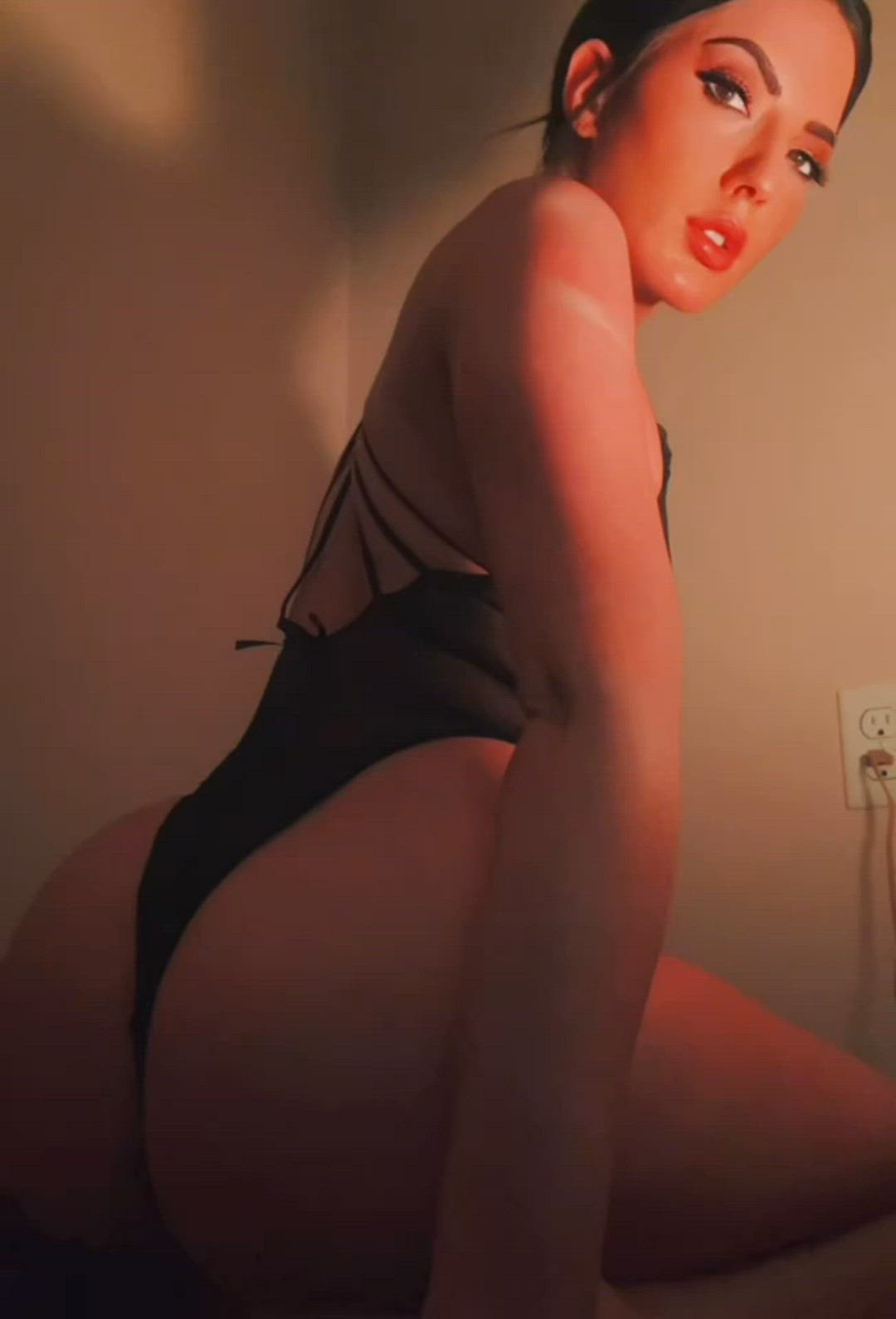 Ass porn video with onlyfans model squishysierra <strong>@squishysierra</strong>