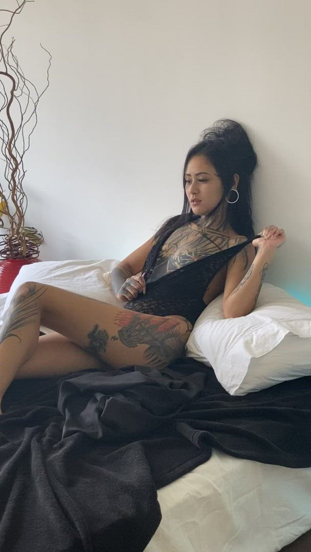 Amateur porn video with onlyfans model Surya <strong>@suryaelizabeth</strong>