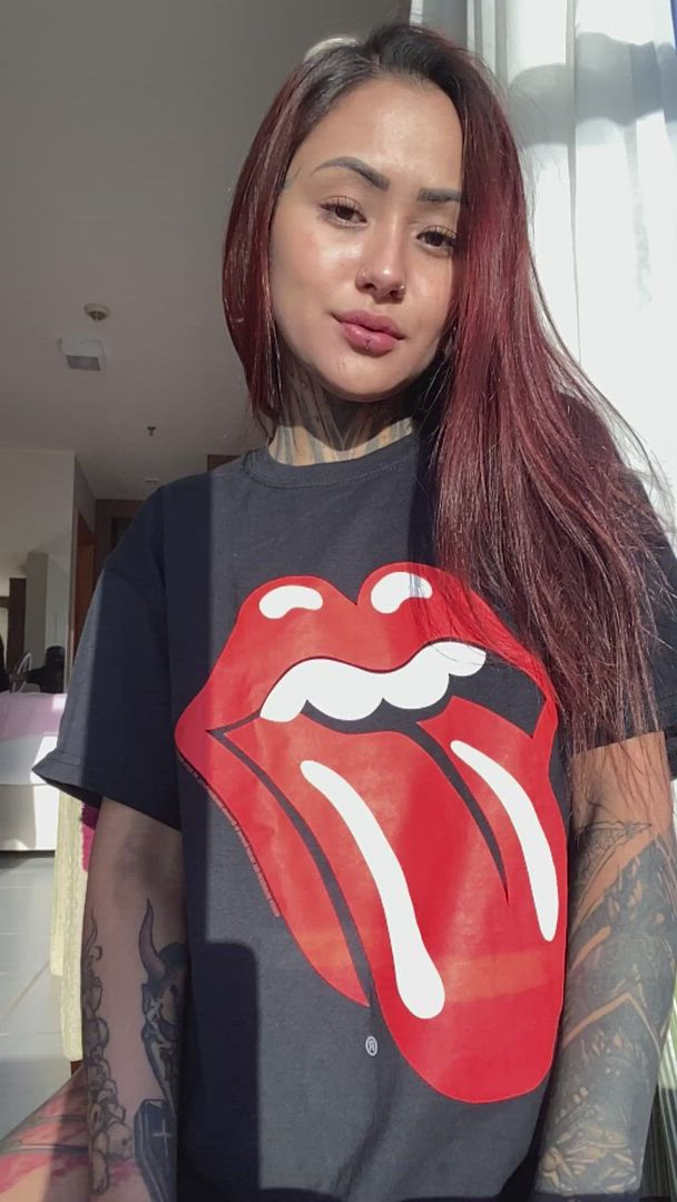 Amateur porn video with onlyfans model Surya <strong>@suryaelizabeth</strong>