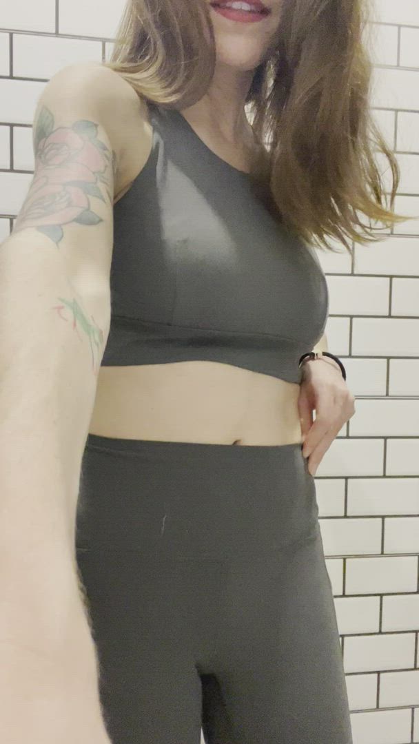 Boobs porn video with onlyfans model tastycupcake69 <strong>@sophie_cakes</strong>