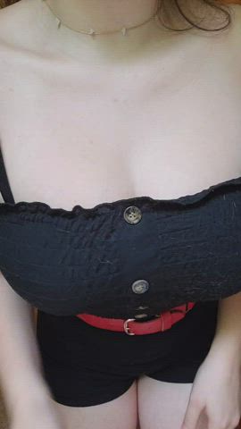 Barely Legal porn video with onlyfans model Valorie <strong>@your_submissive_doll</strong>