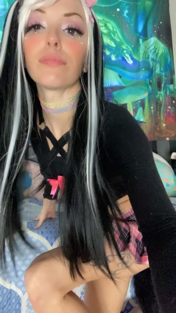 Tail Plug porn video with onlyfans model Zoe Riot <strong>@zoe_daddy_riot</strong>