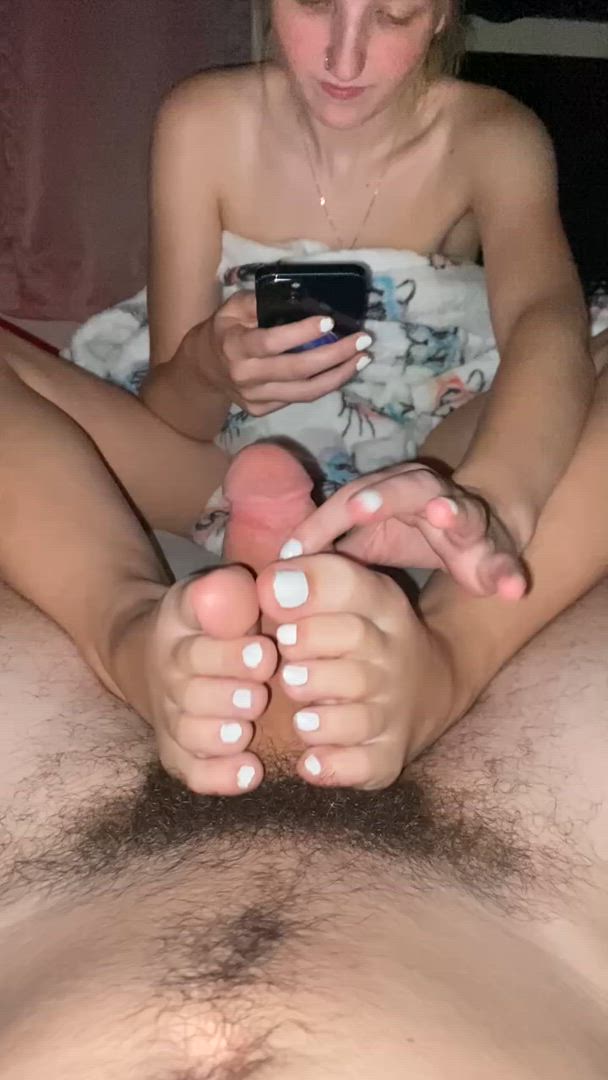 Feet porn video with onlyfans model reneepratt <strong>@renee.pratt</strong>