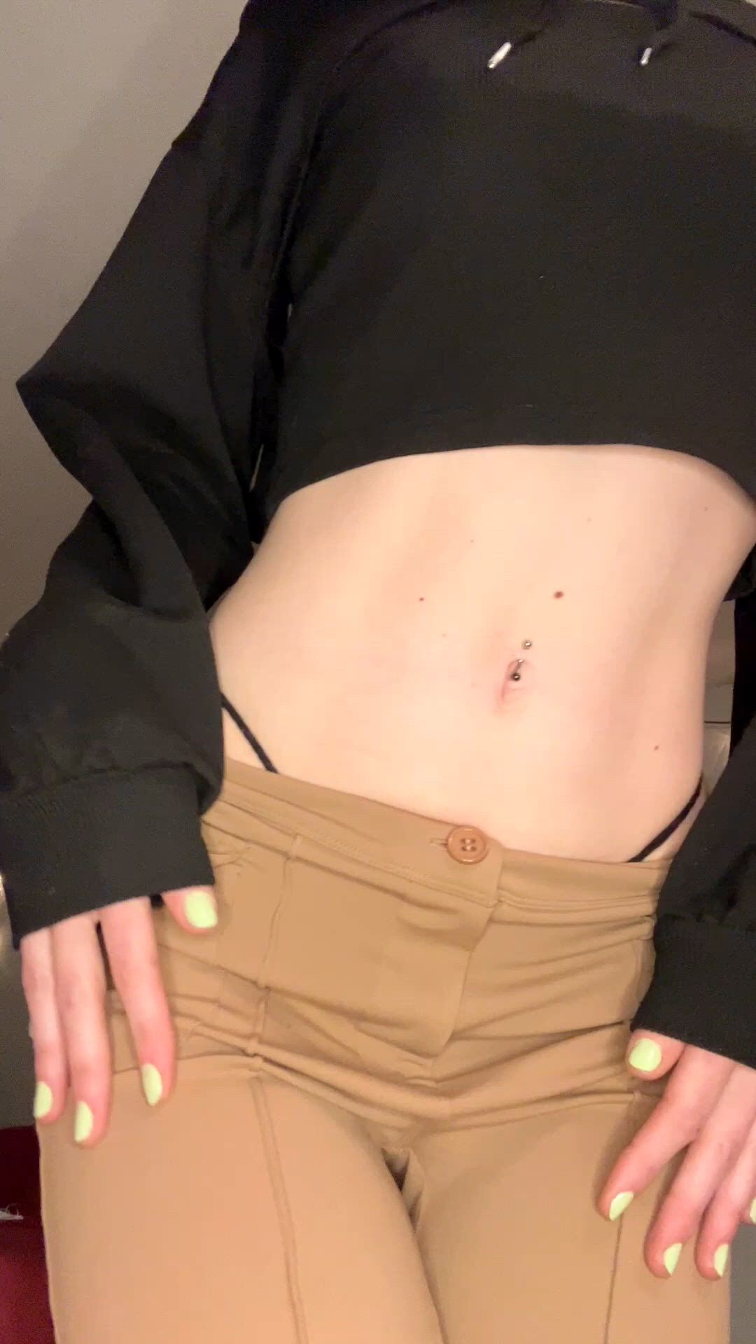 Amateur porn video with onlyfans model secretfucks <strong>@explorechloe</strong>