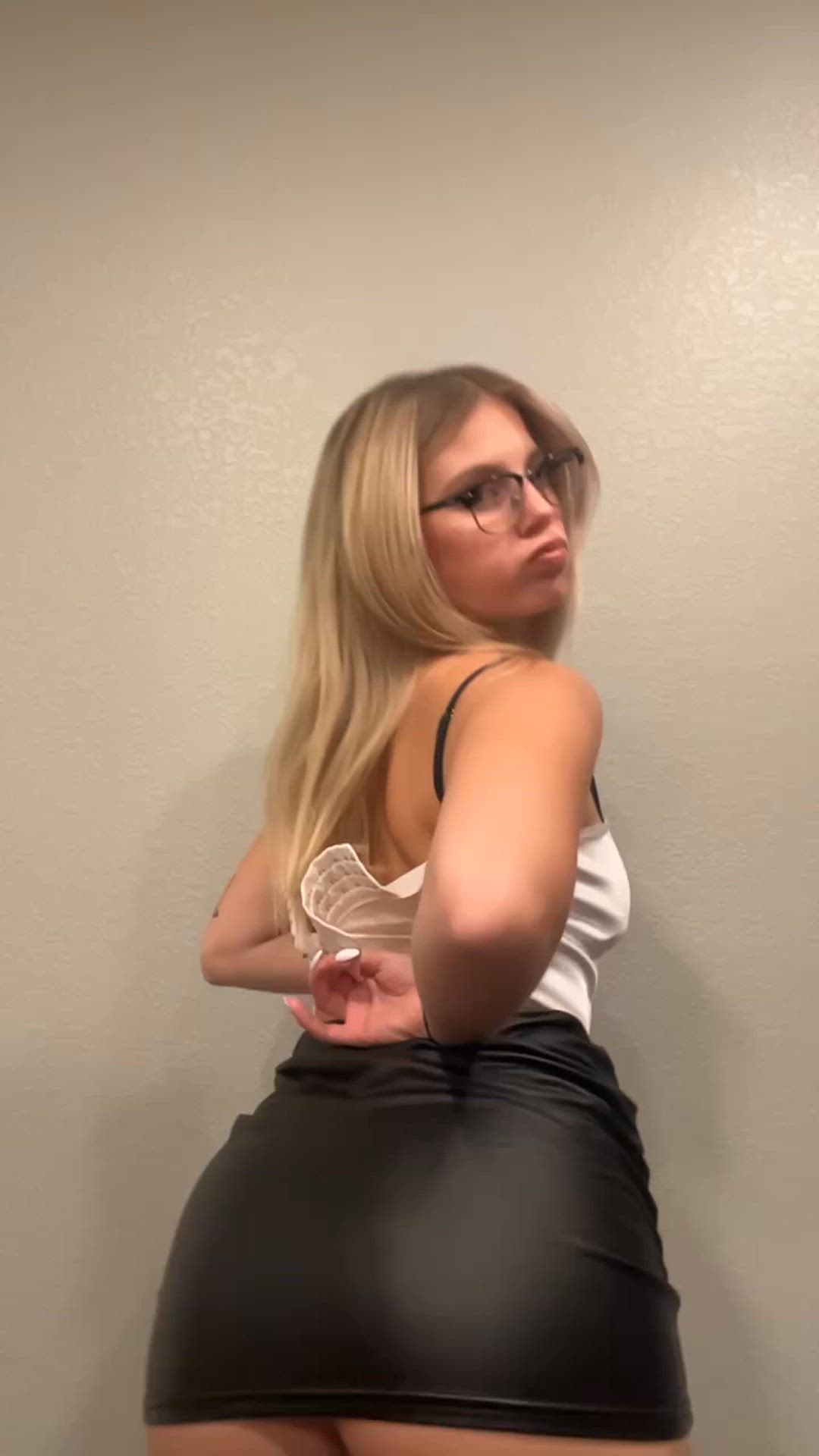 Teen porn video with onlyfans model brynnxbanksxxx <strong>@brynnxbanks</strong>