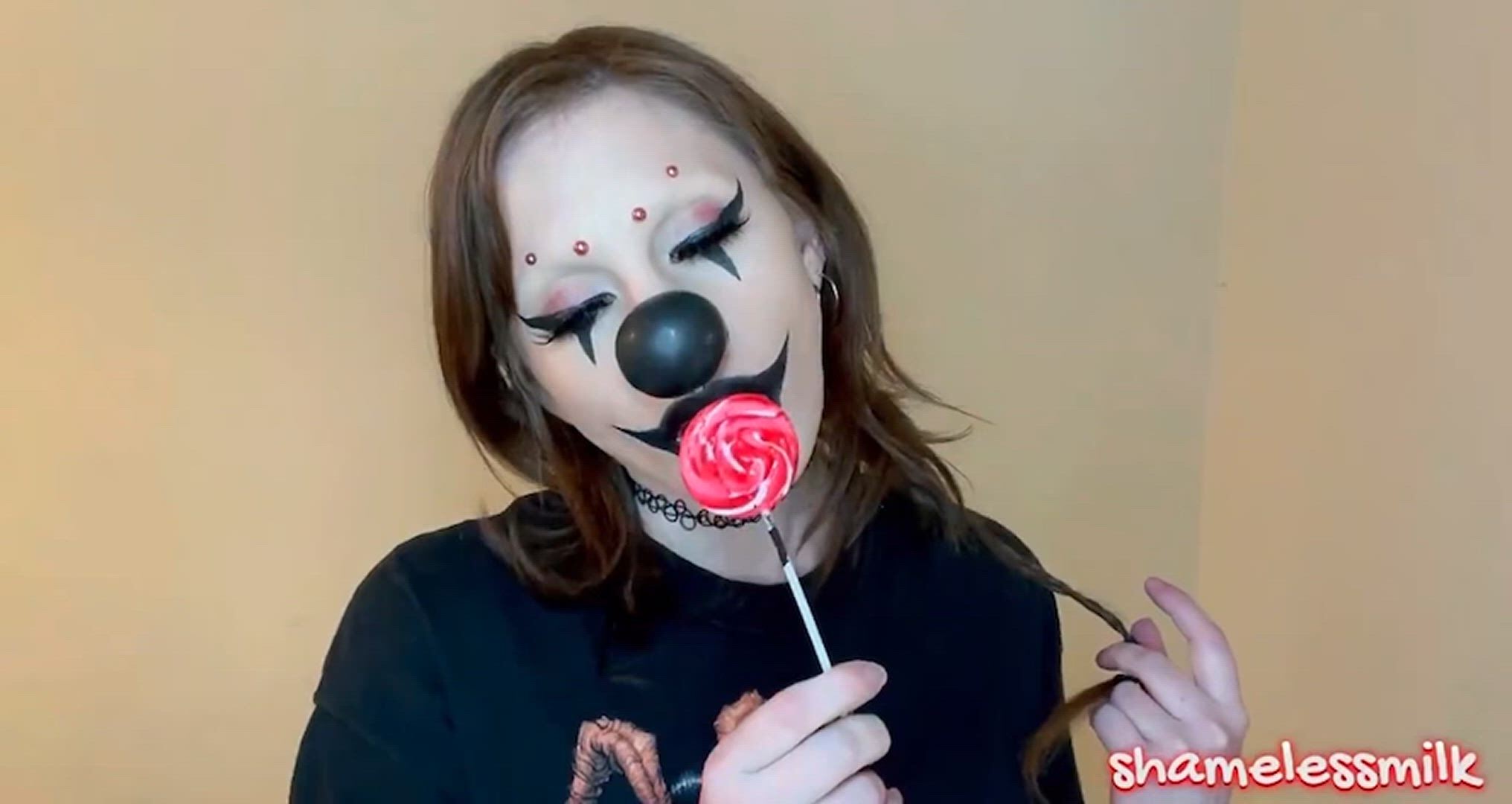 Clown Girl porn video with onlyfans model shamelessmilk <strong>@moreshameless</strong>