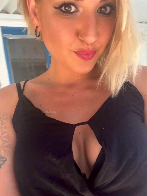 Blonde porn video with onlyfans model tattkatkitty <strong>@tattkatkitty</strong>