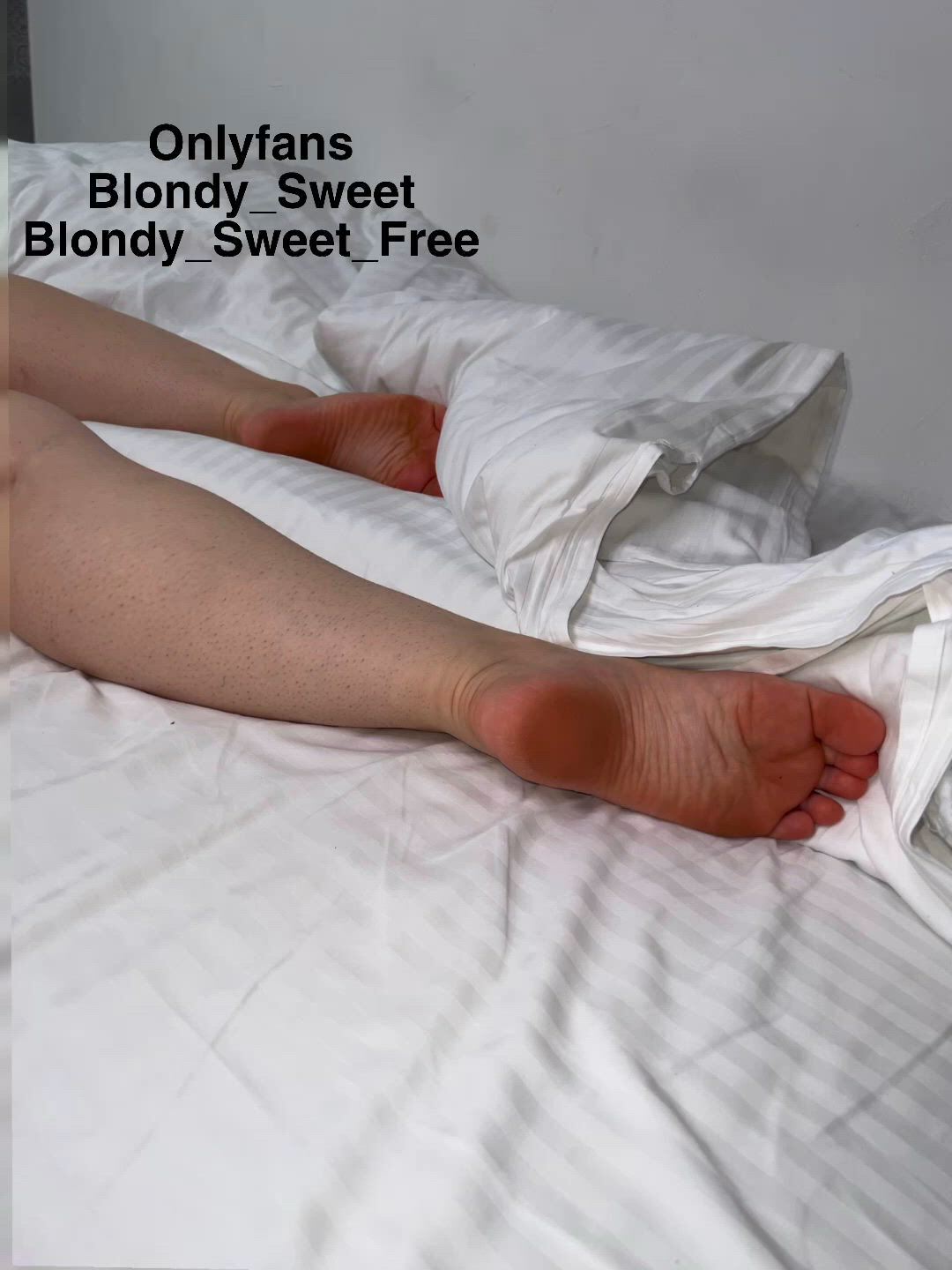 BareFootMilf porn video with onlyfans model blondy_sweet <strong>@squirt_blondy_</strong>