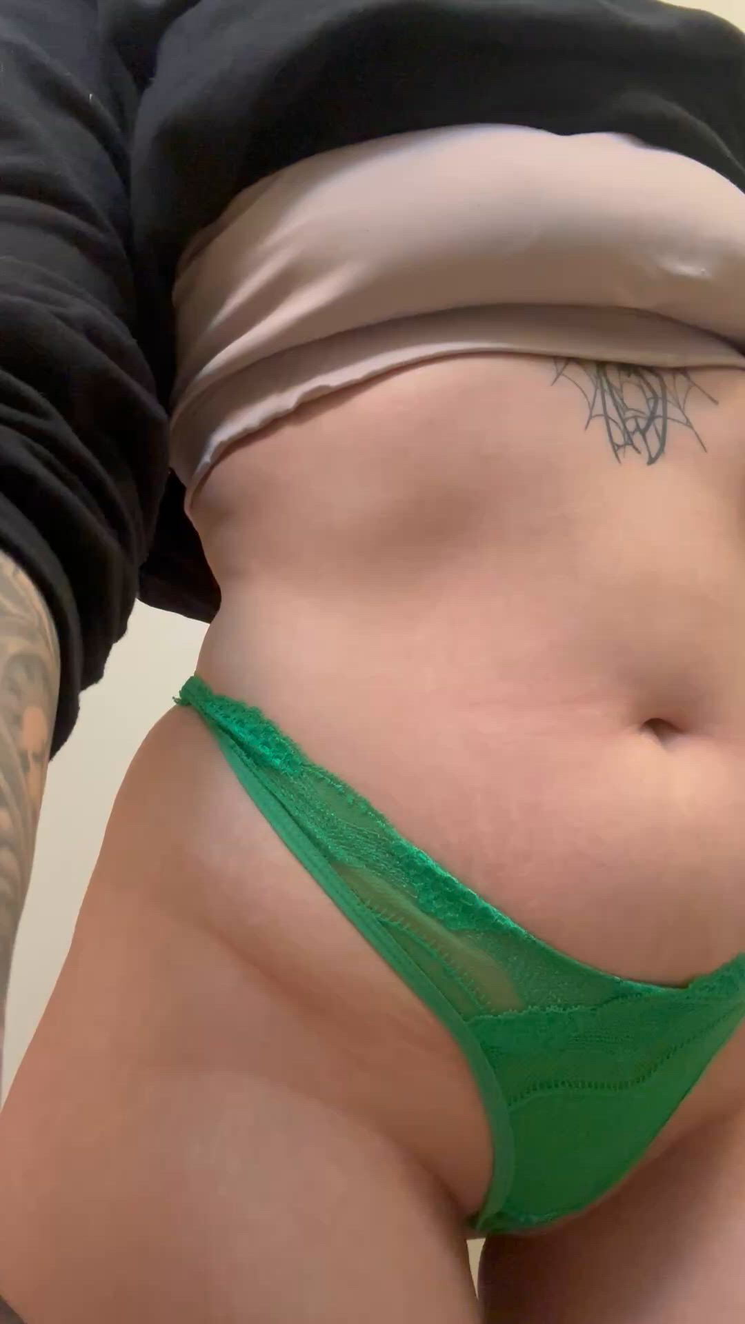 Amateur porn video with onlyfans model Canna_Bitch <strong>@cannabitchcam</strong>