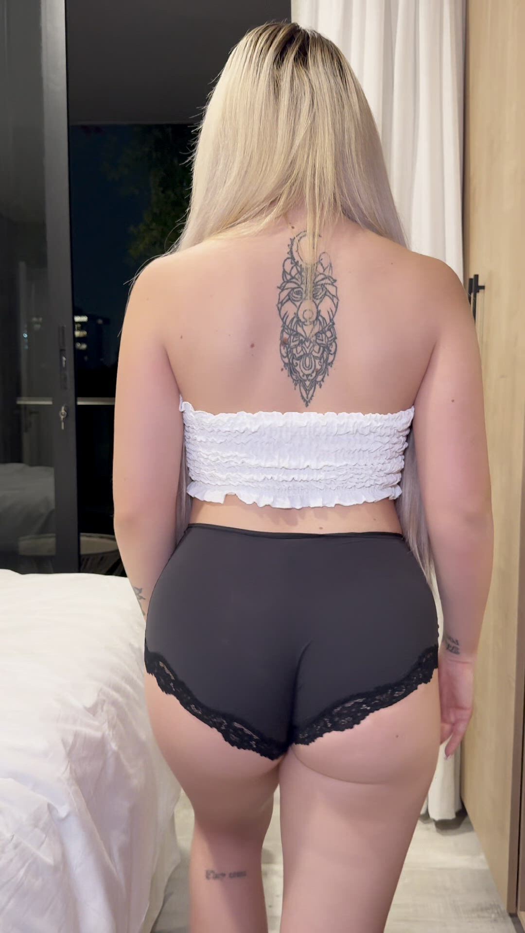 Ass porn video with onlyfans model sophielouise1x <strong>@sophielouise1x</strong>