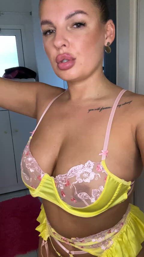 Asian porn video with onlyfans model ashelyrain <strong>@ashleyraiin</strong>