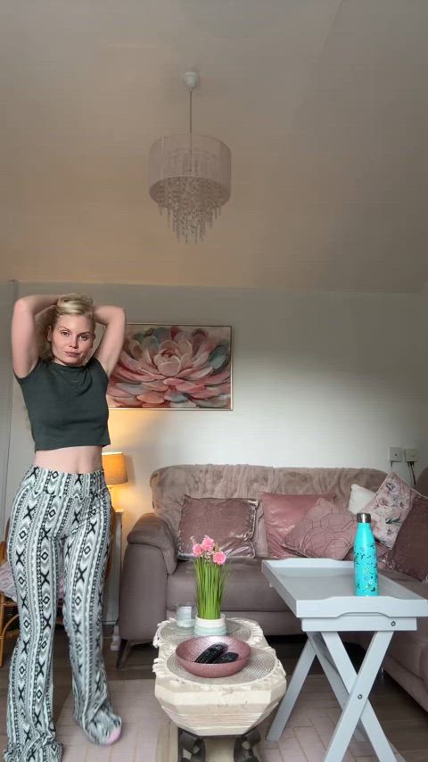 Blonde porn video with onlyfans model Kitty <strong>@ittybittyprettykitty</strong>