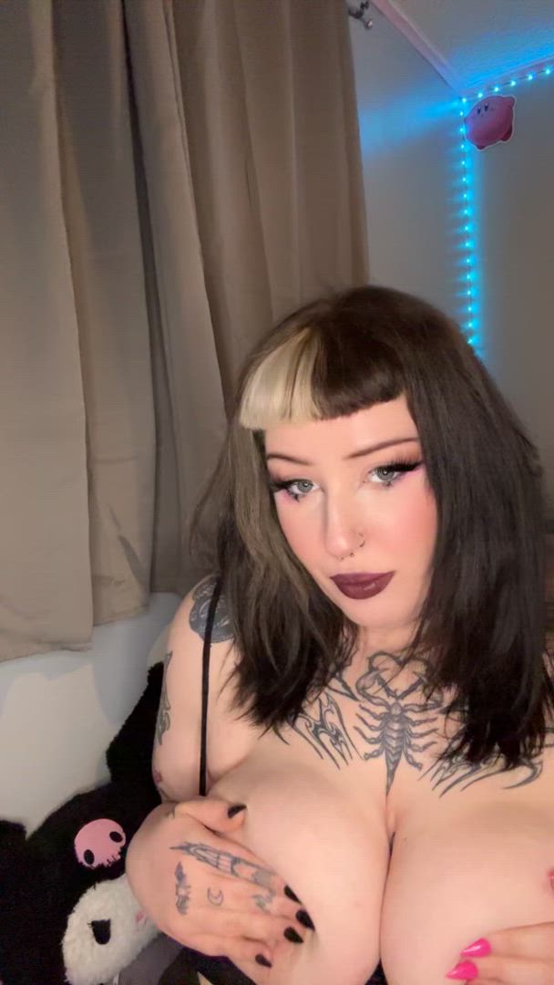 Big Tits porn video with onlyfans model Snap @blossom.bxtch <strong>@bigtiddygothiccgf</strong>