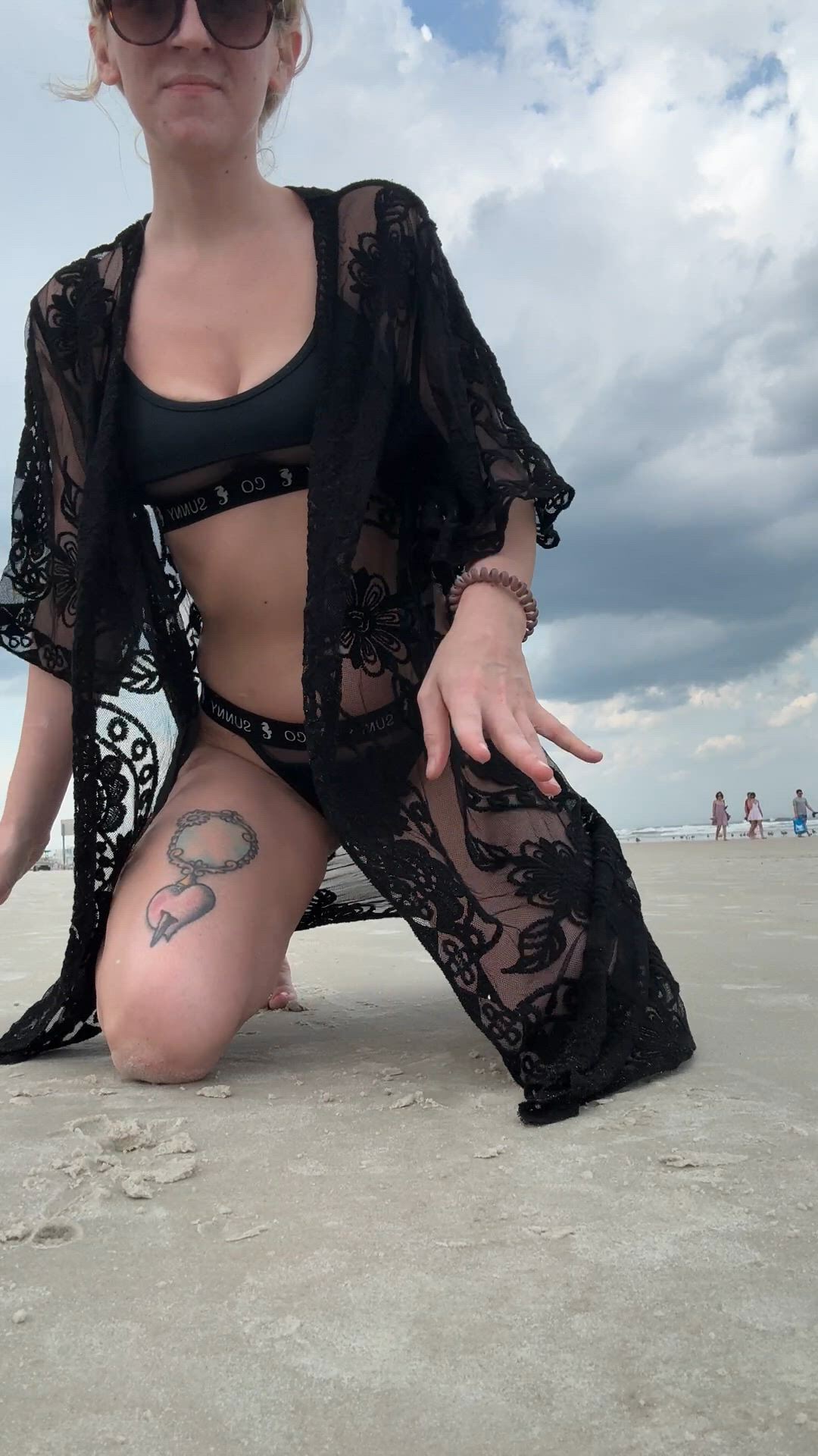 Beach porn video with onlyfans model Kimmypxxx <strong>@kimmypxxx</strong>