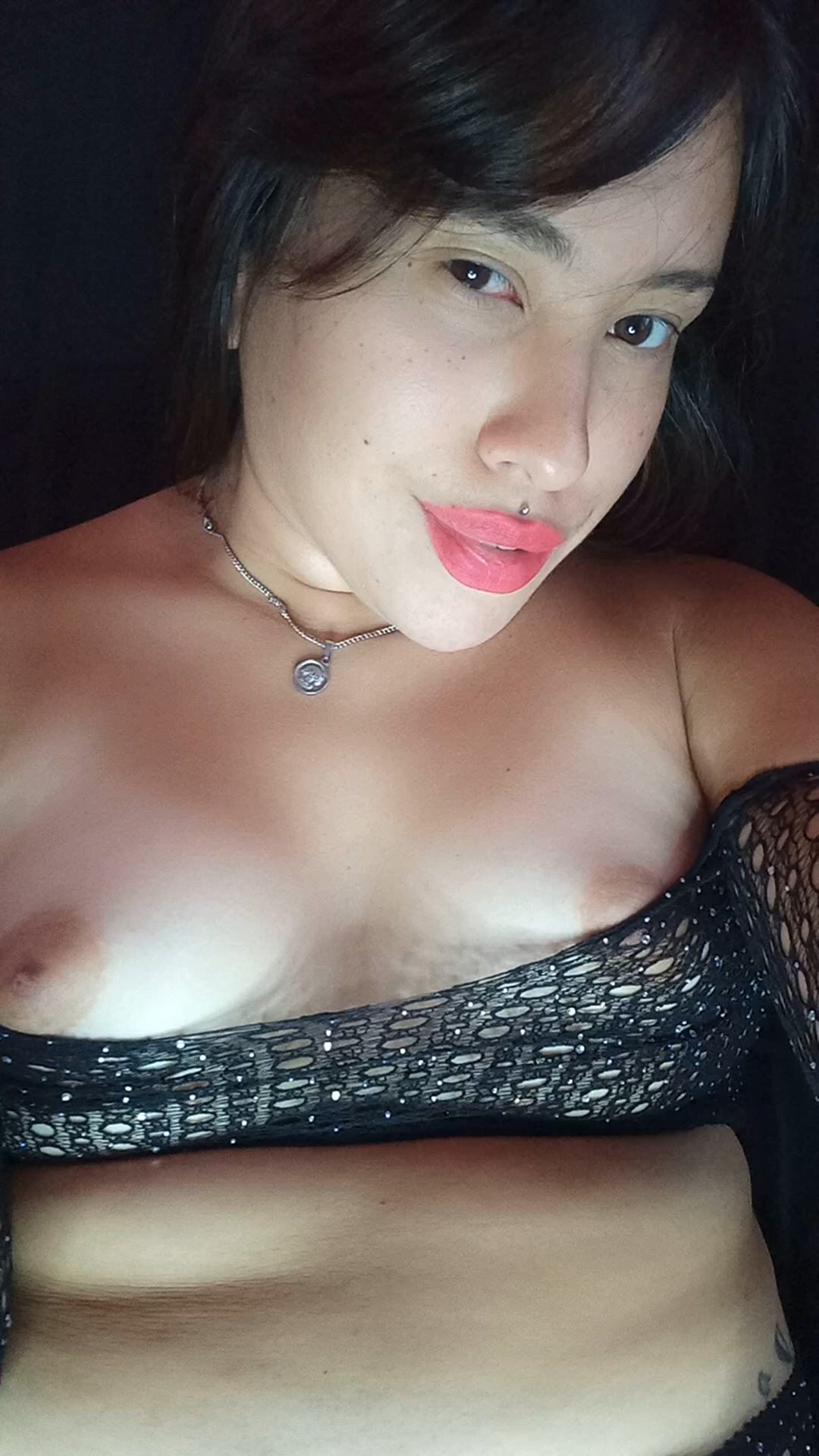 Amateur porn video with onlyfans model curvymom7 <strong>@mikicurvymom</strong>