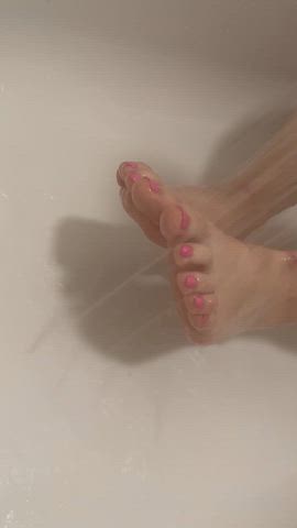 Feet porn video with onlyfans model daintyfootjobs <strong>@daintyfootjobs</strong>