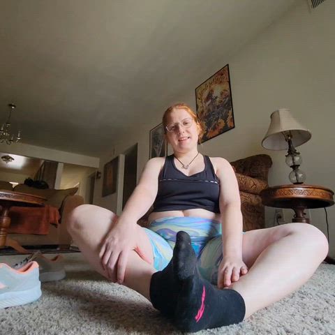 Feet porn video with onlyfans model Gingersnap <strong>@sheisgingersnap</strong>