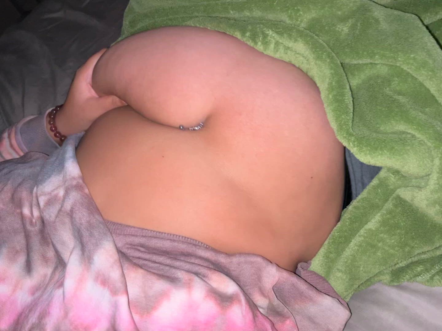 Amateur porn video with onlyfans model honeeeyfeeet <strong>@honey_beee333</strong>