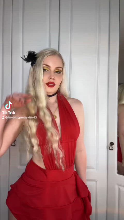 Blonde porn video with onlyfans model Kitty <strong>@ittybittyprettykitty</strong>