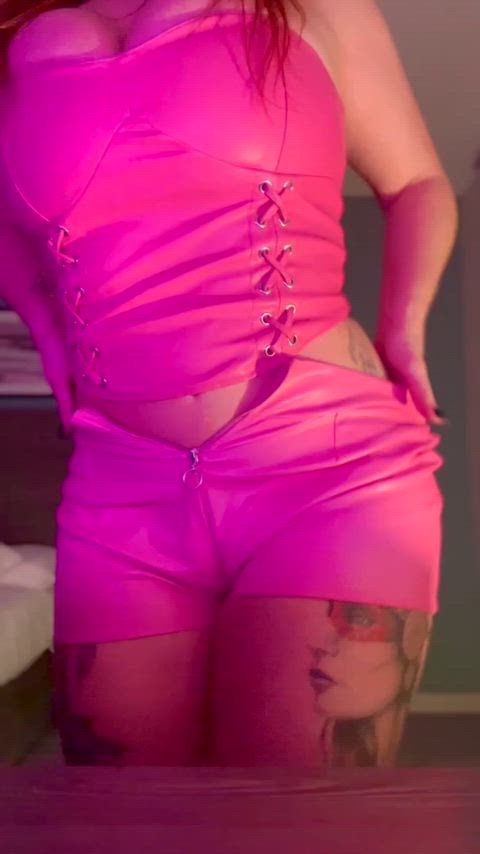 Amateur porn video with onlyfans model hazel-ginge <strong>@bigbadginge</strong>