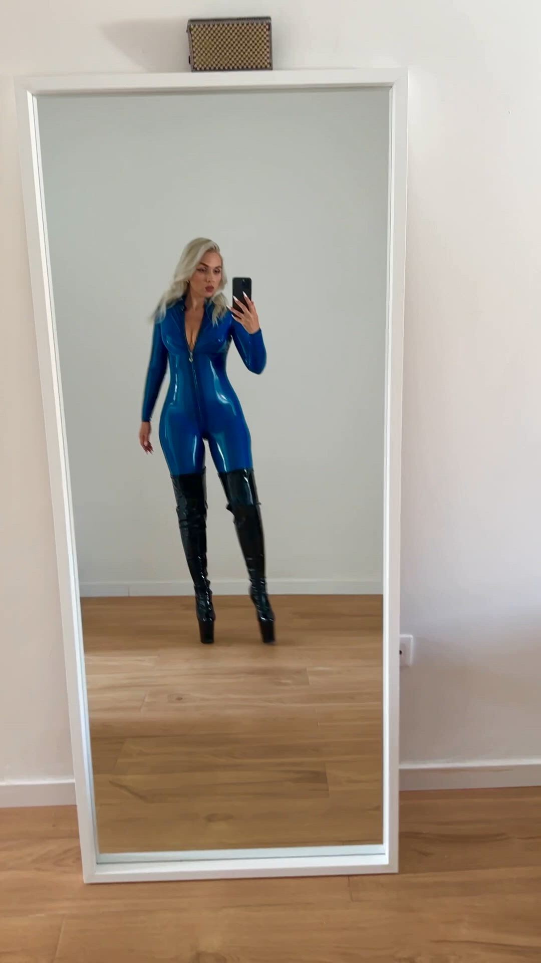 Catsuit porn video with onlyfans model katerinapiglet <strong>@katerinapiglet</strong>