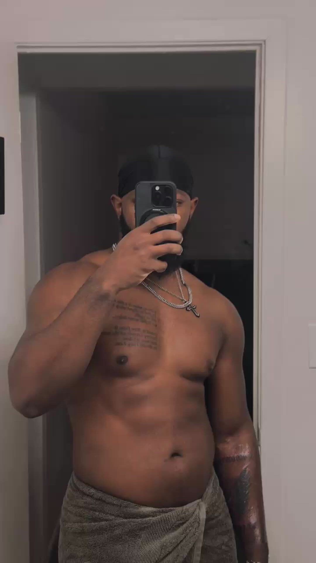 Muscles porn video with onlyfans model mrj1023 <strong>@mrj1023</strong>