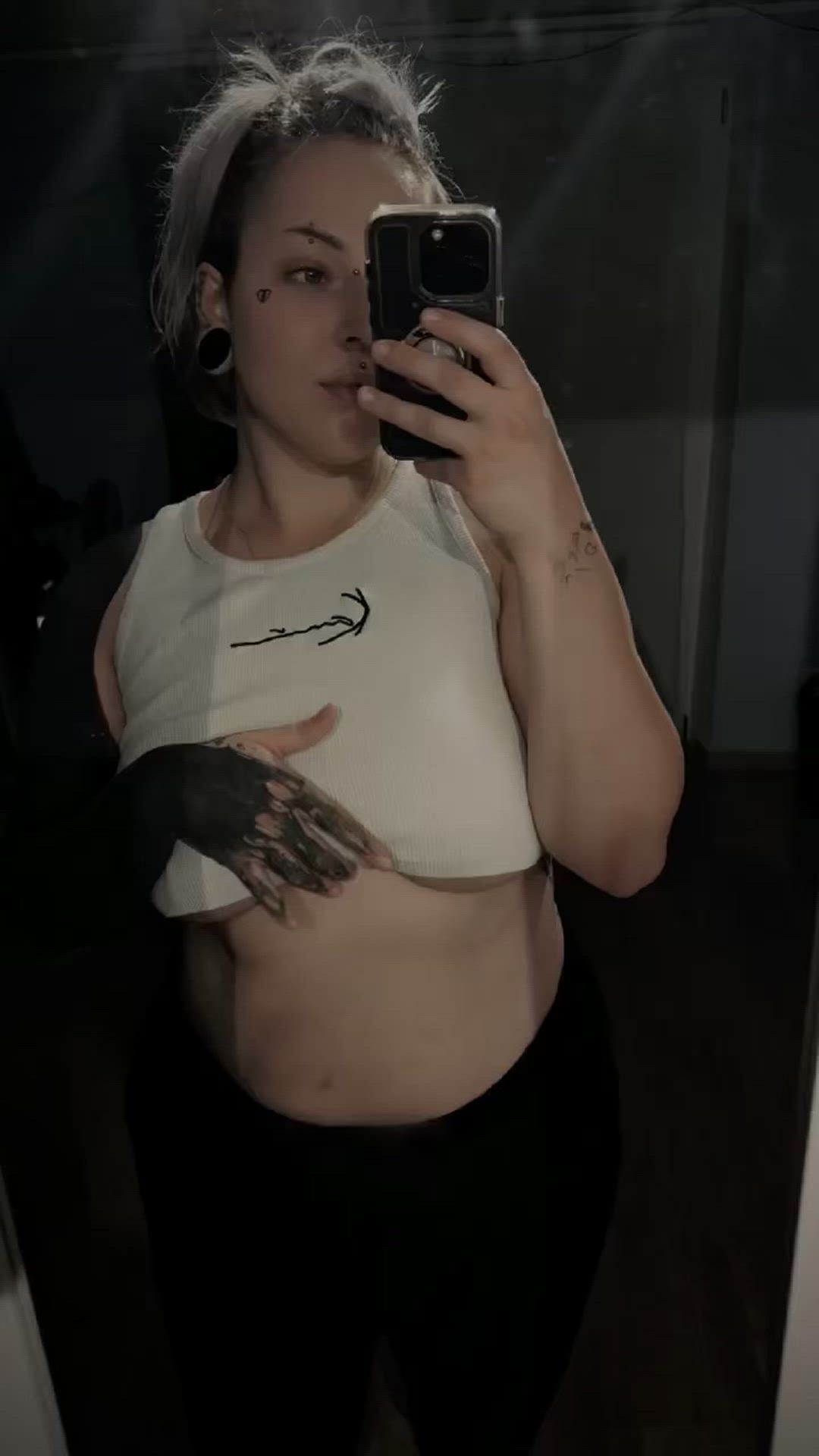 Amateur porn video with onlyfans model ViolaX <strong>@violax2001</strong>