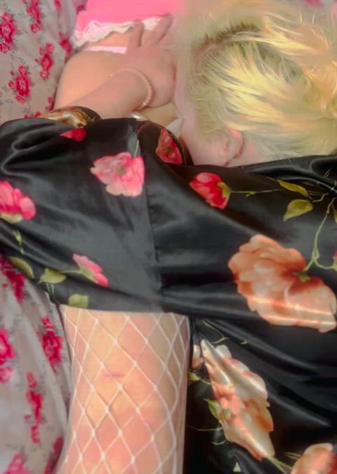 Blonde porn video with onlyfans model misshandsy <strong>@itshandsy</strong>