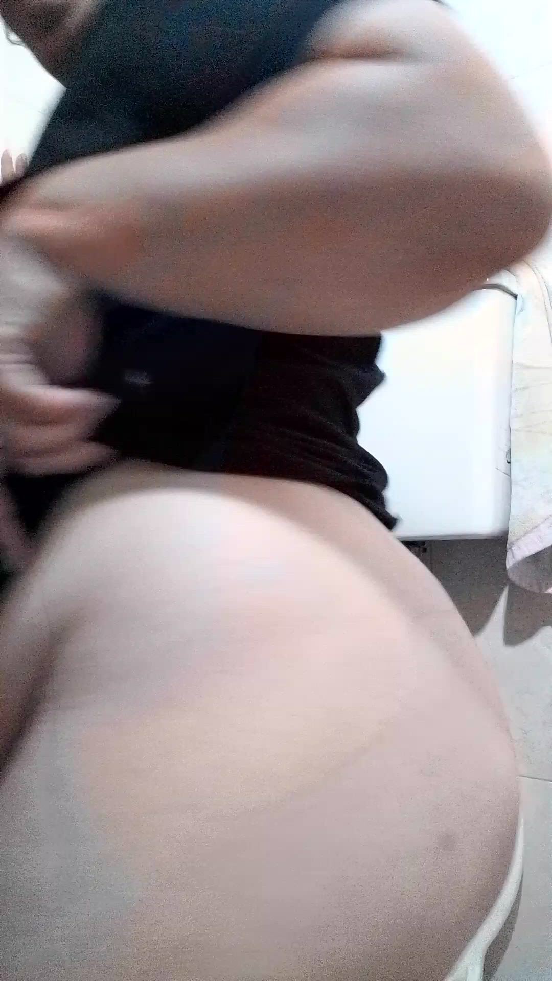 Ass porn video with onlyfans model chuyfree <strong>@ffocachiaoffree</strong>