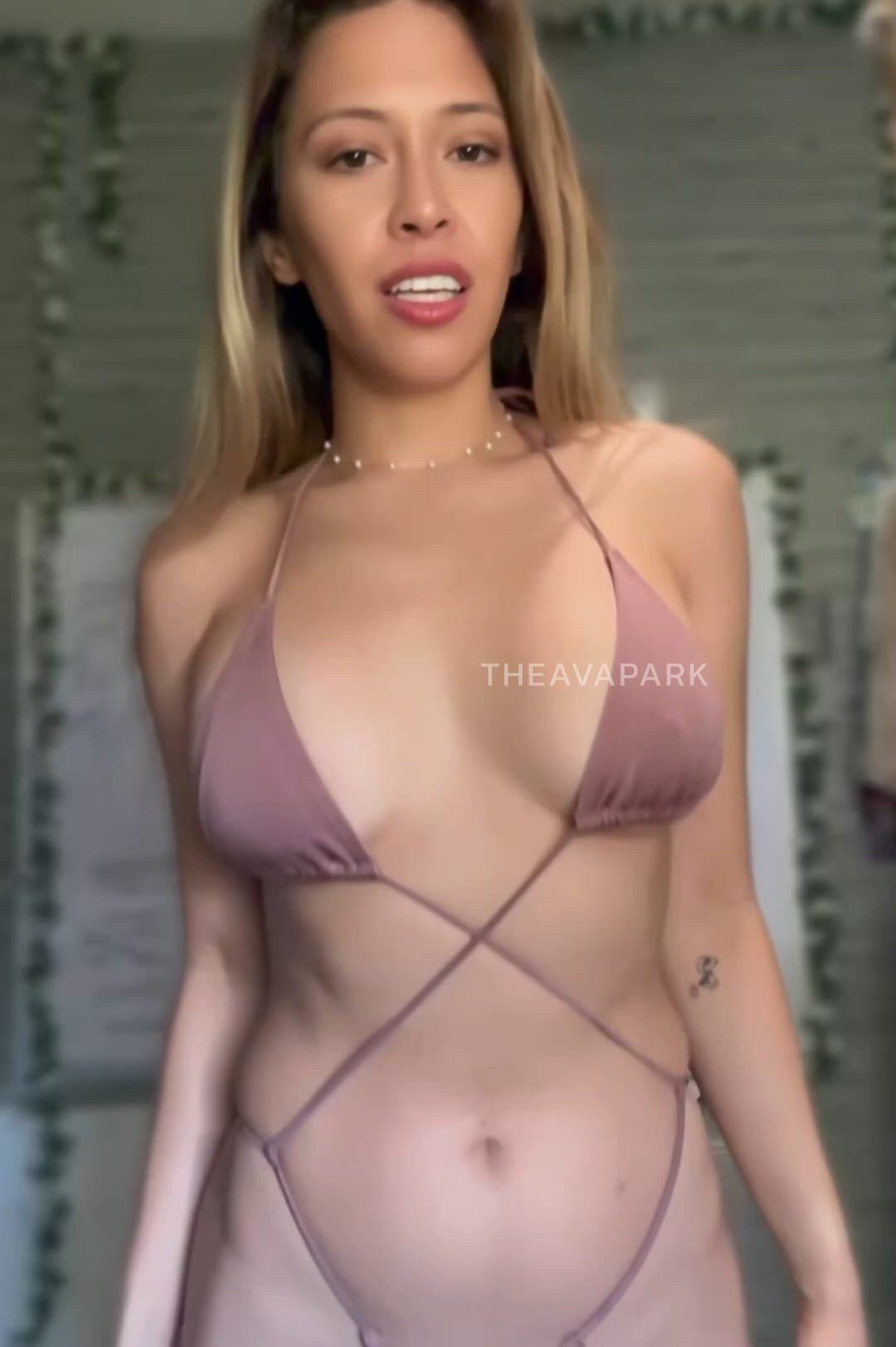 Asian porn video with onlyfans model theavapark <strong>@theavapark</strong>