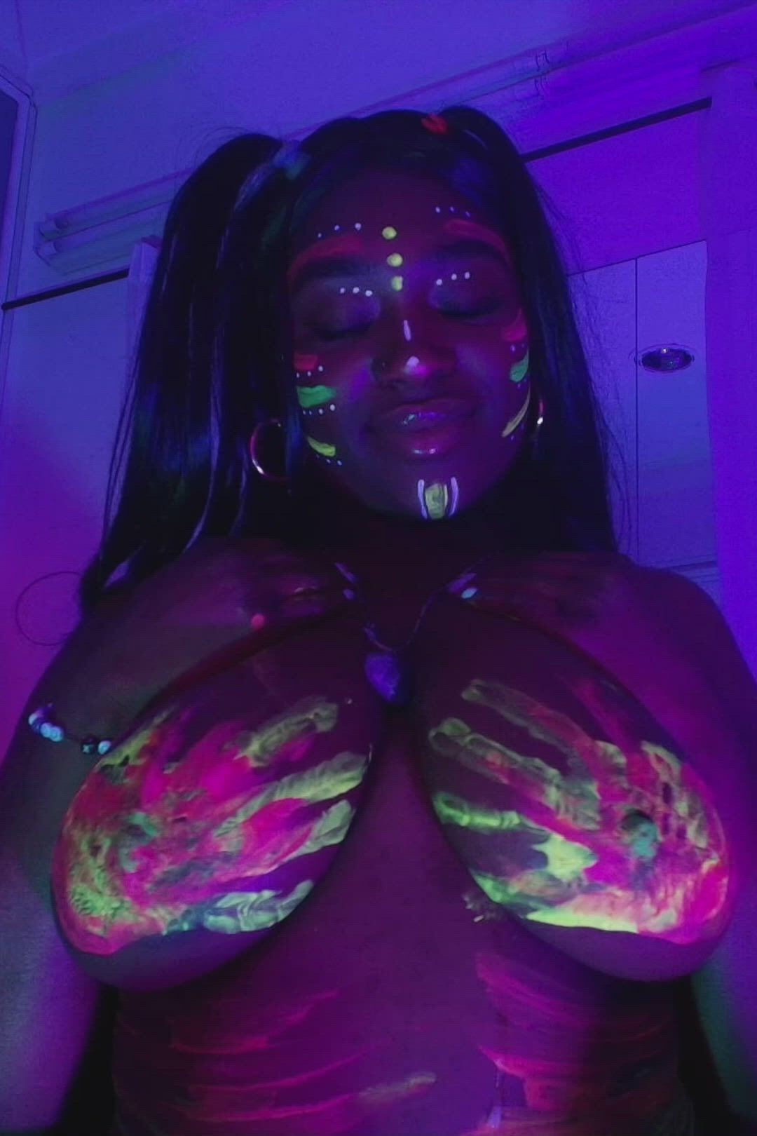 Big Tits porn video with onlyfans model oshunnn <strong>@oshunnnunnn</strong>