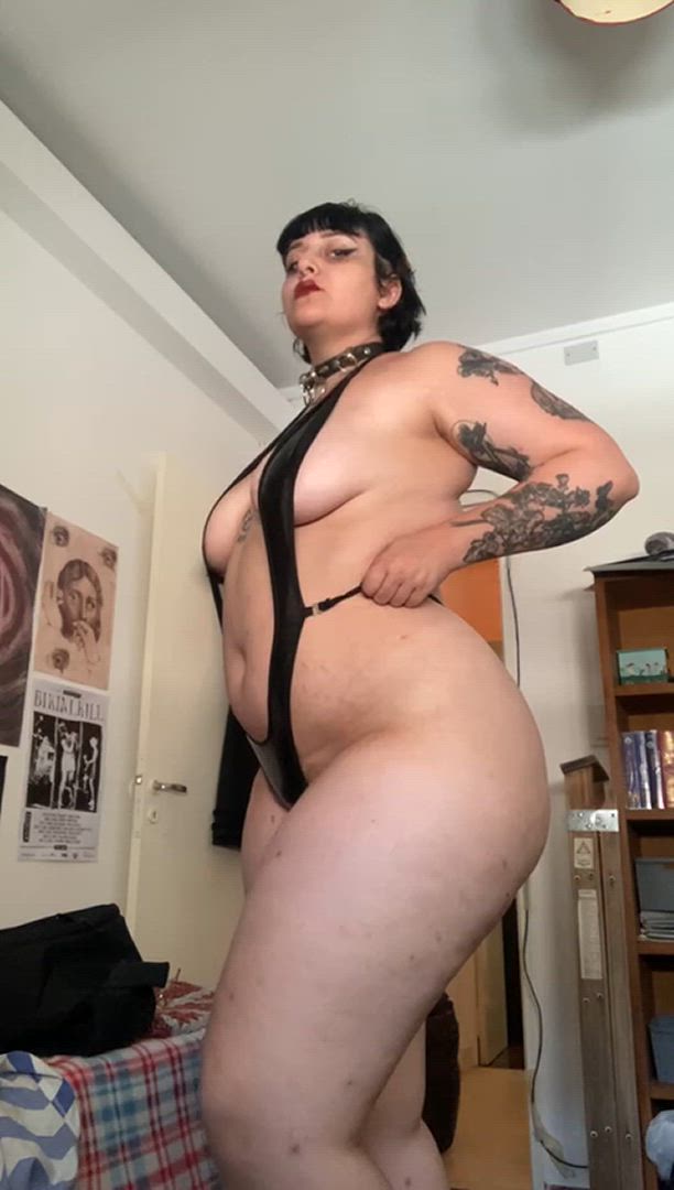 Femdom porn video with onlyfans model MISTRESSKAT <strong>@themistresskat</strong>