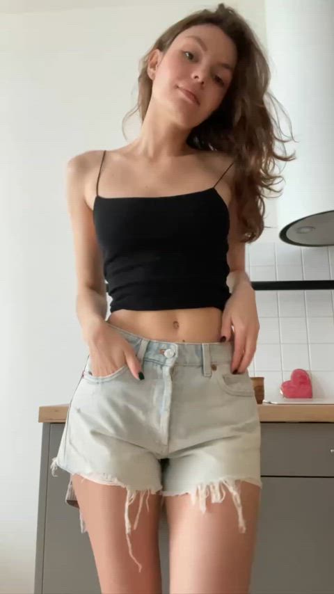 Cute porn video with onlyfans model hophey <strong>@emilycutee</strong>