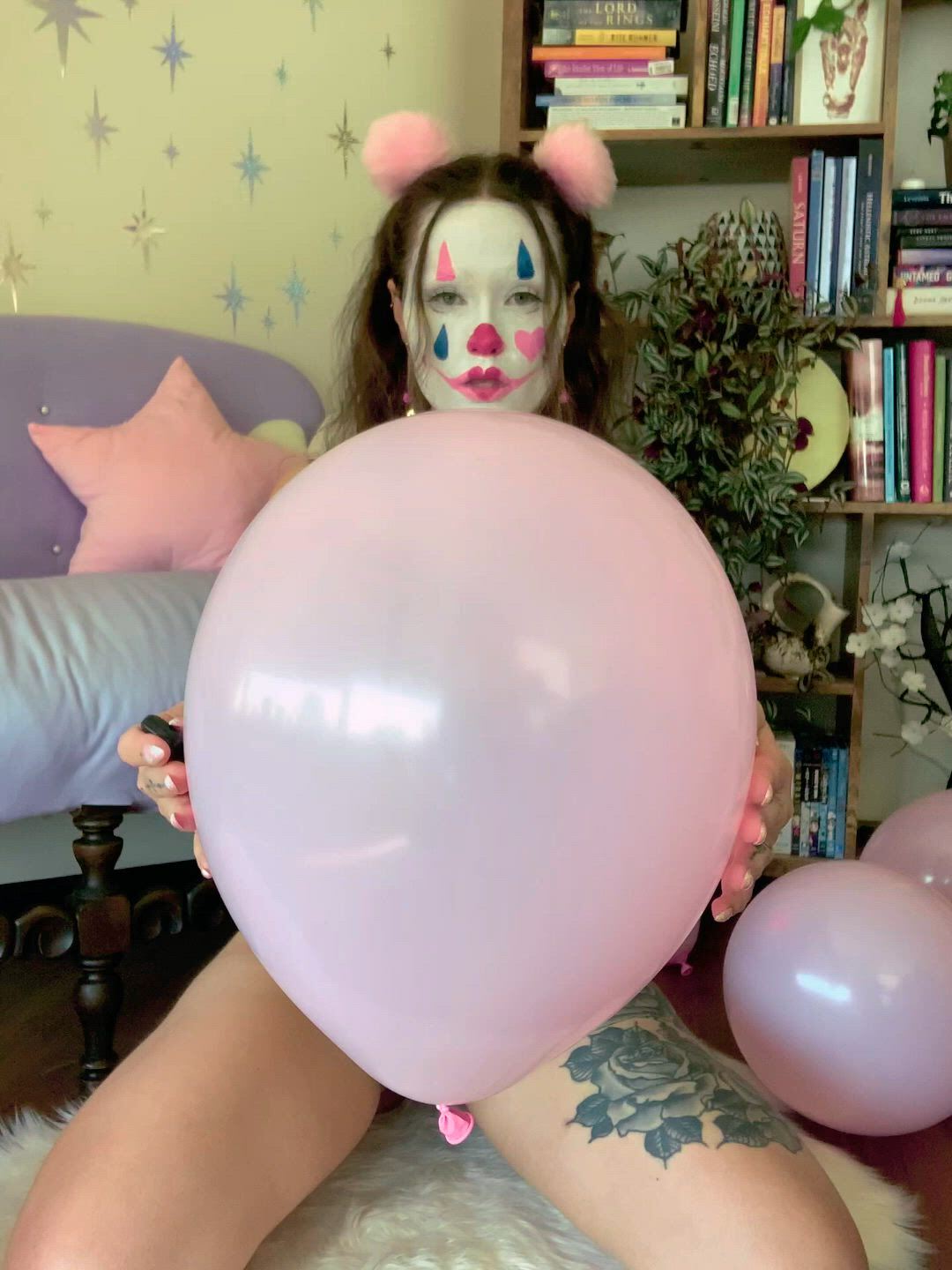 Balloons porn video with onlyfans model novaivie <strong>@nova_ivie</strong>