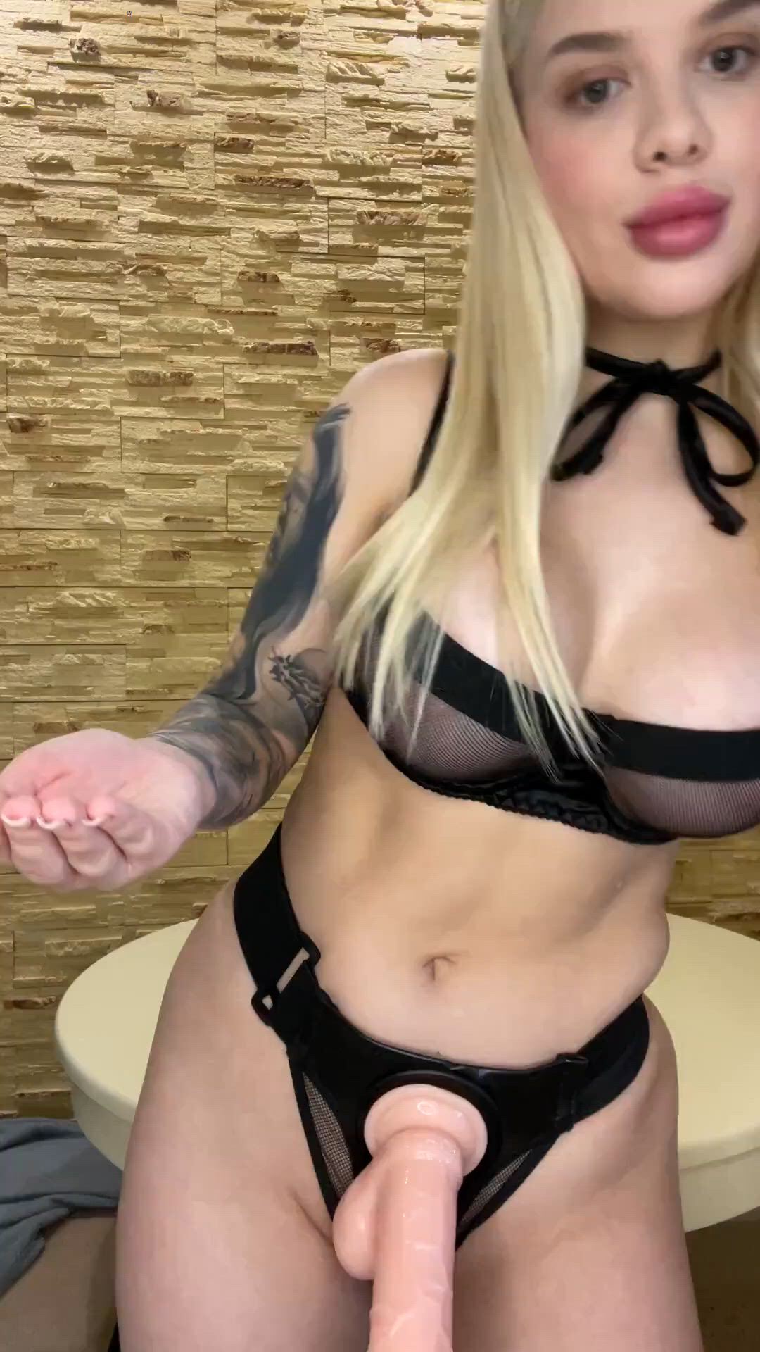 Amateur porn video with onlyfans model vikkisour <strong>@vikkisour</strong>