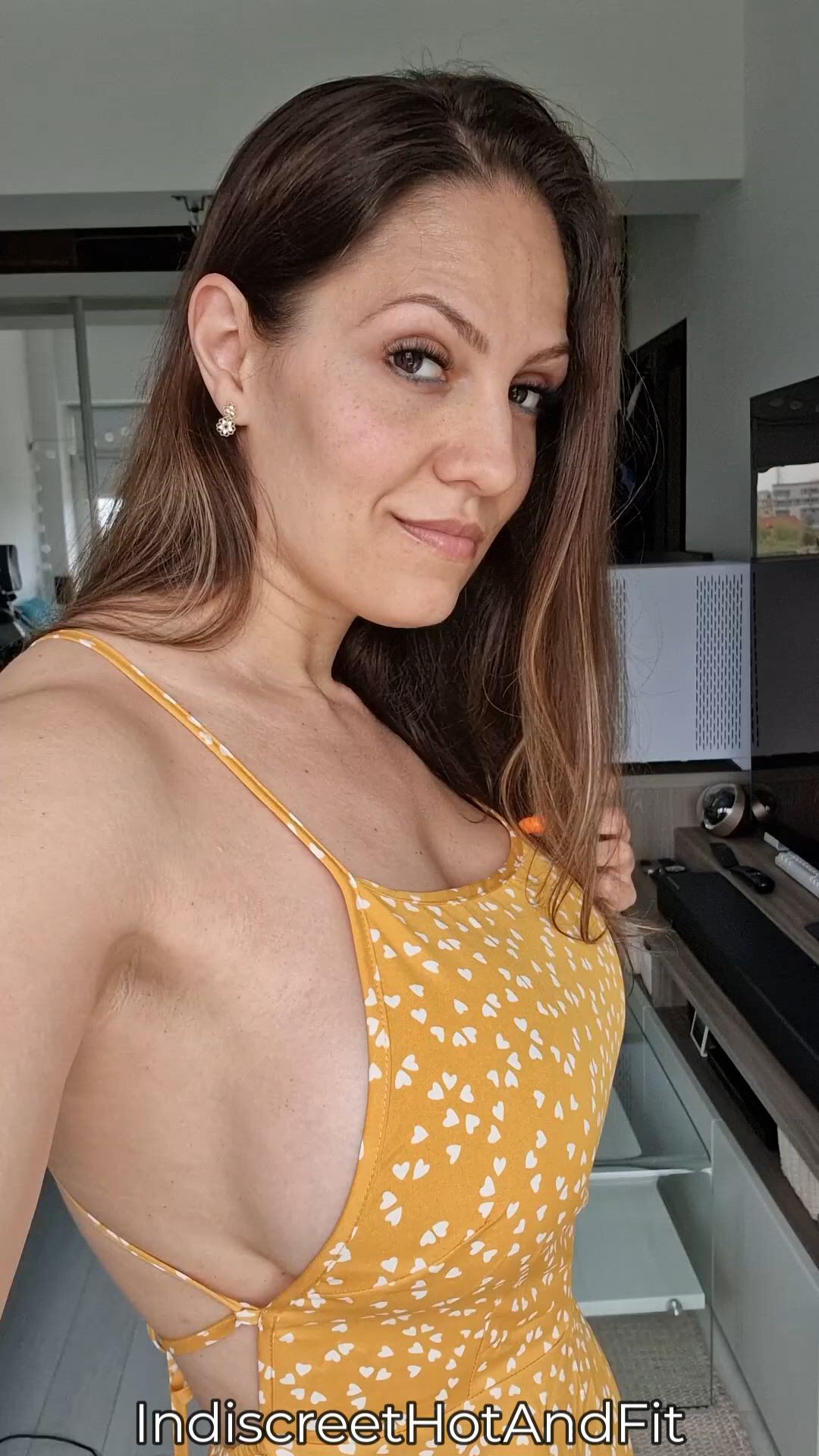 Cougar porn video with onlyfans model  <strong>@indiscreethotandfit</strong>