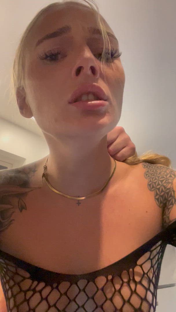 Amateur porn video with onlyfans model lemonlux <strong>@lemonluxxx</strong>