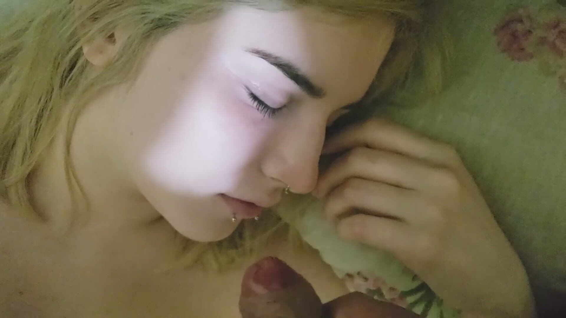 Blonde porn video with onlyfans model evie-uwu <strong>@evie-uwu</strong>