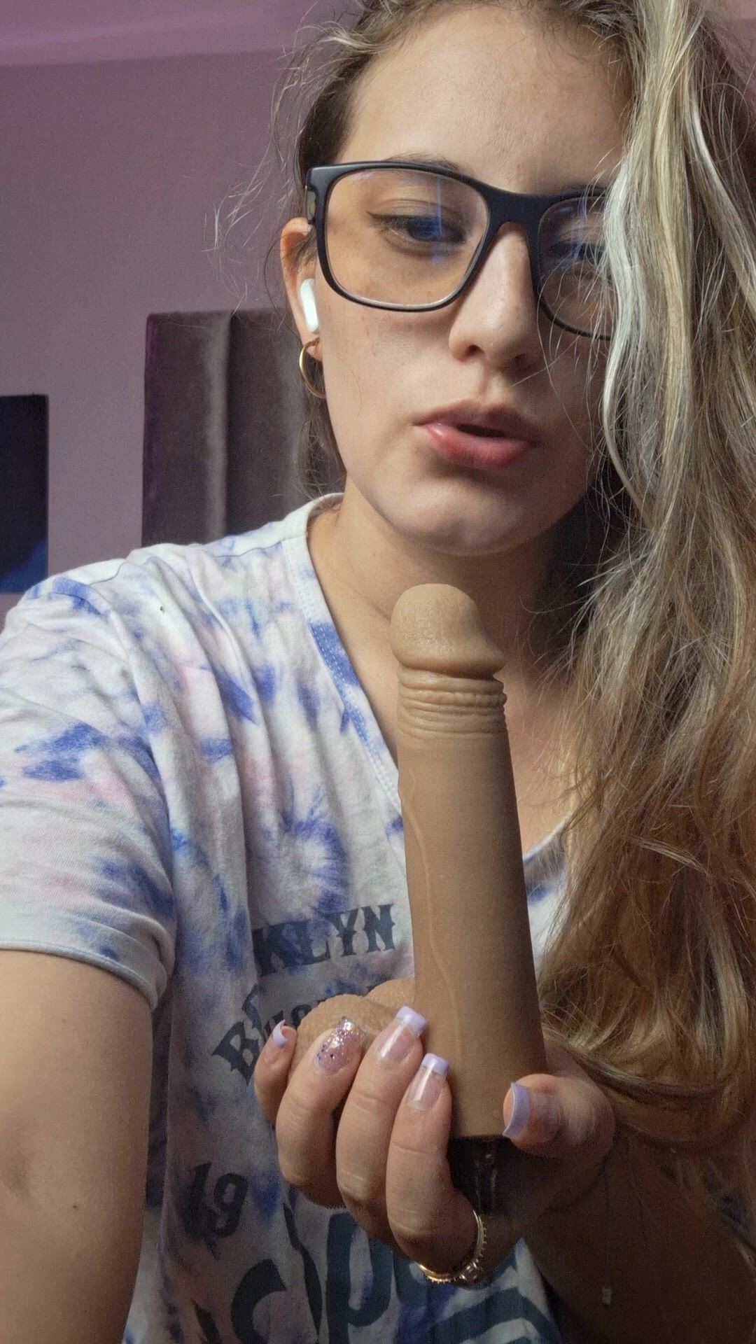 Blowjob porn video with onlyfans model giapaiige18 <strong>@giapaige86</strong>