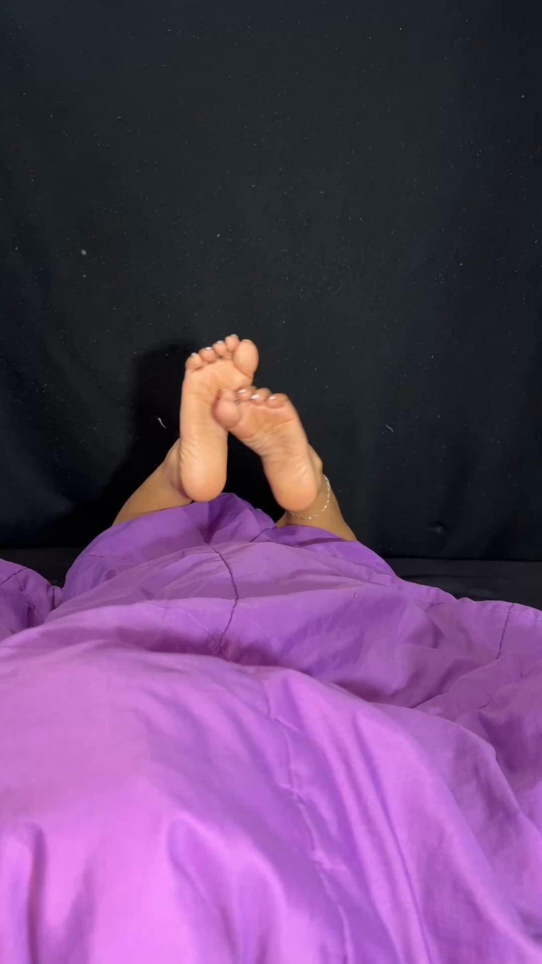 Blowjob porn video with onlyfans model theyiyifeet <strong>@theyiyifeet</strong>