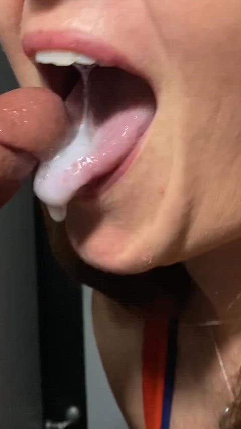 Cumshot porn video with onlyfans model Glorygirlabbi <strong>@glorygirlabbi</strong>