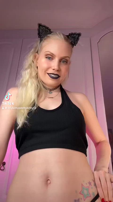 Blonde porn video with onlyfans model Kitty <strong>@ittybittyprettykitty</strong>