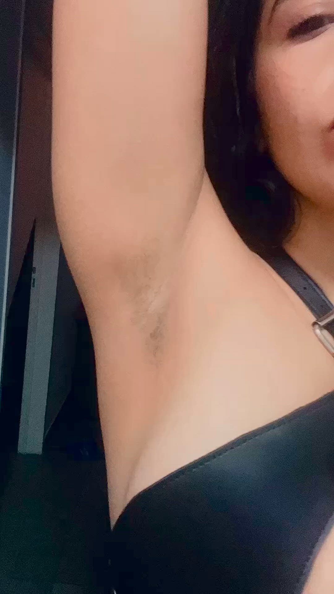 Armpits porn video with onlyfans model queenofemdom <strong>@rusemme</strong>