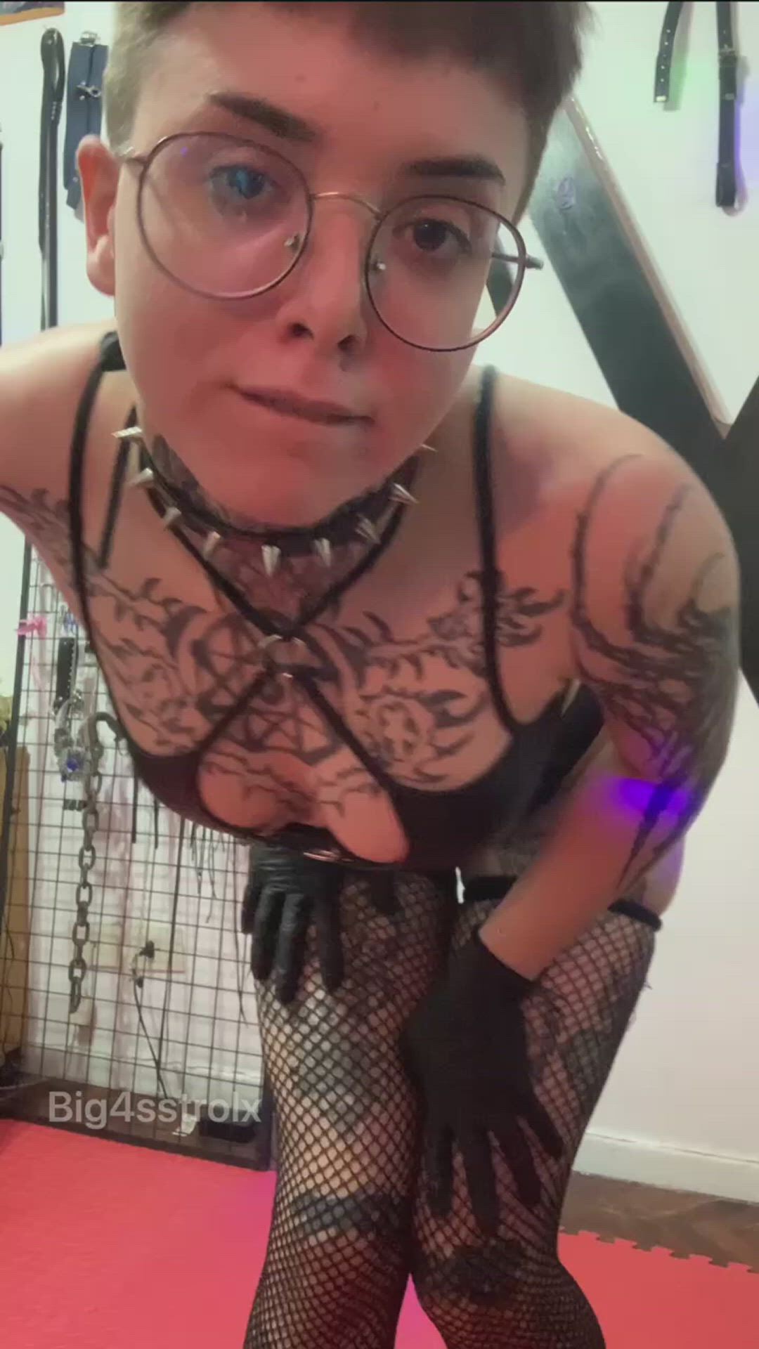 Dominatrix porn video with onlyfans model big4sstrolx <strong>@big4sstrolx</strong>