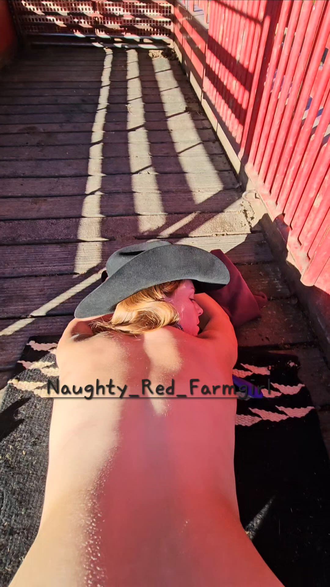 Ass porn video with onlyfans model naughtyredfarmgirl <strong>@red_farmgirl</strong>