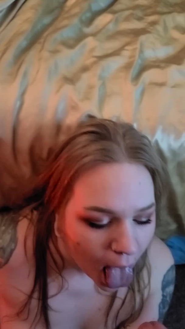 Cumshot porn video with onlyfans model evaevergreene <strong>@eva-evergreenevip</strong>